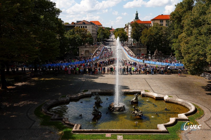 European Championships Munich 2022 - 2022 UEC Road Elite European Championships - Women's Road Race - 21/08/2022 - Scenery - Peloton - photo Luca Bettini/UEC/SprintCyclingAgency?2022